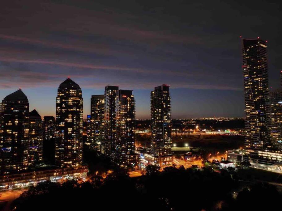 Deluxe Suite Toronto Kültér fotó