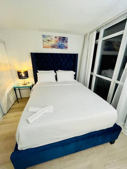 Deluxe Suite Toronto Kültér fotó